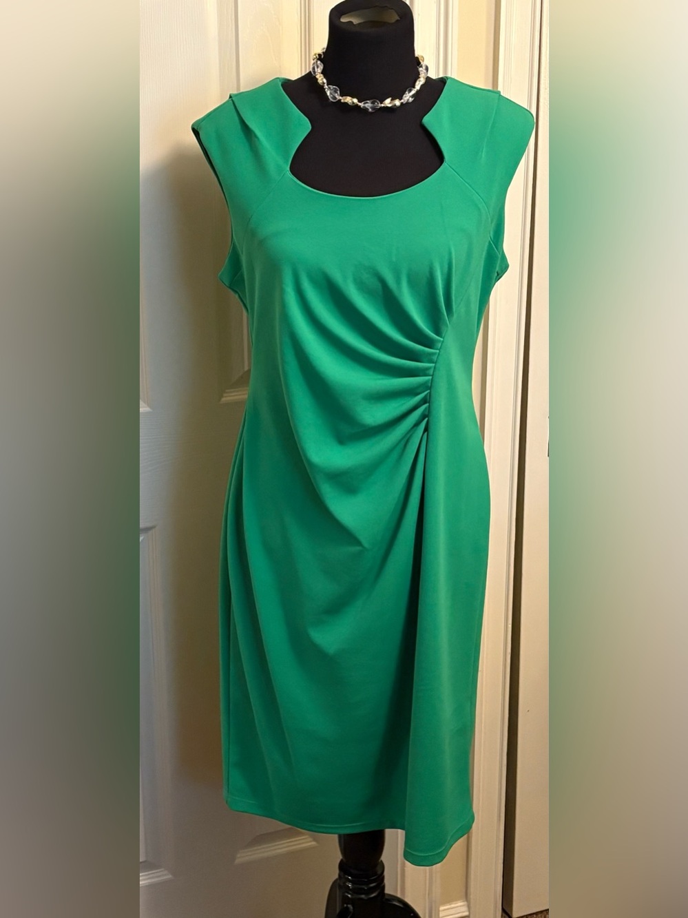 Shelby & Palmer Sleeveless Emerald Green Midi Dress